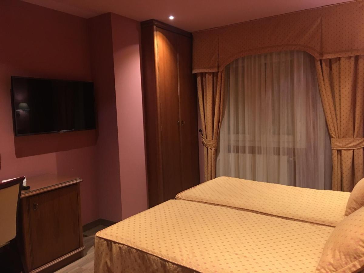 Hotel Torres I Villanueva Del Arzobispo Eksteriør billede