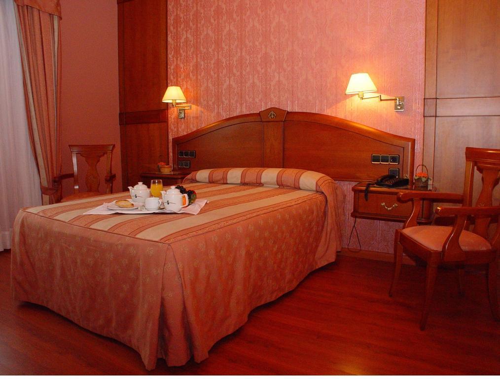 Hotel Torres I Villanueva Del Arzobispo Værelse billede