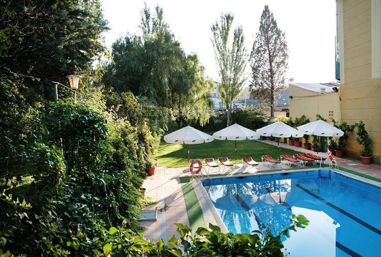 Hotel Torres I Villanueva Del Arzobispo Eksteriør billede